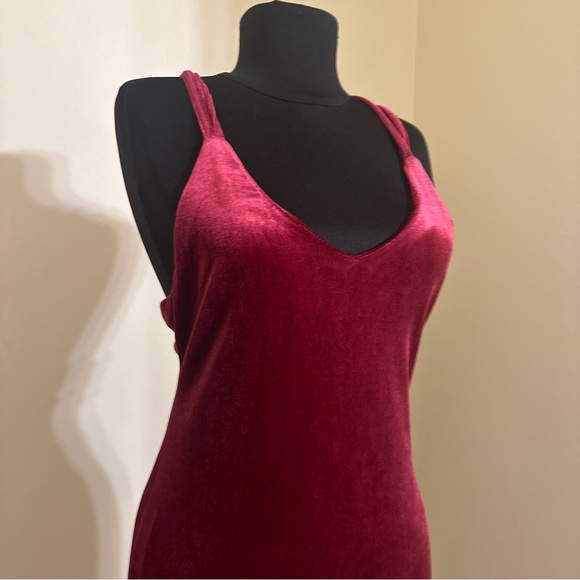 Burgundy Velvet Cocktail Dress - Picture 3 of 3